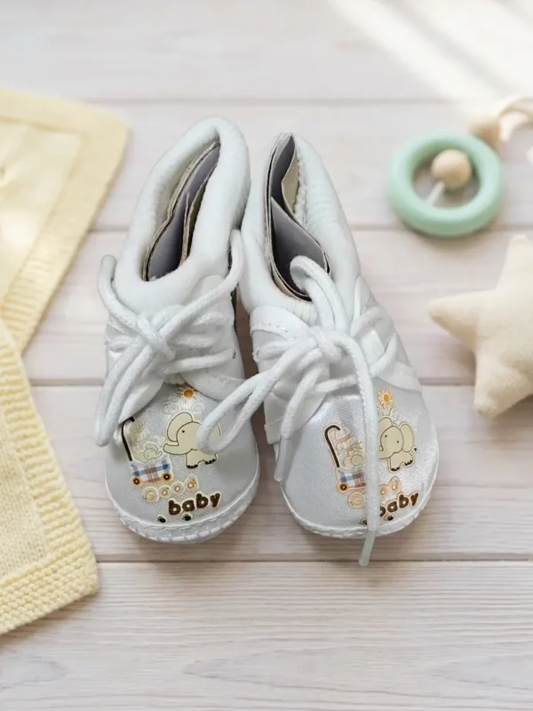 Tiny Shoes, Big Adventures: Adorable Newborn Booties! ⛵🐘